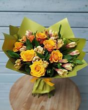 Букет цветов из:  Альстромерии и Розы в Устюжне