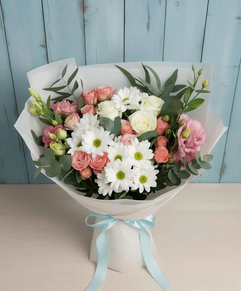Букет цветов из: Розы, Лизиантусы и Хризантемы в Устюжне