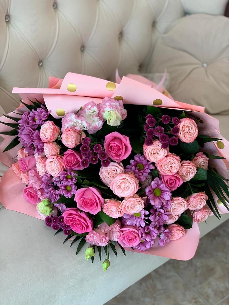 Букет цветов из: Хризантемы, Розы и Лизиантусы в Устюжне