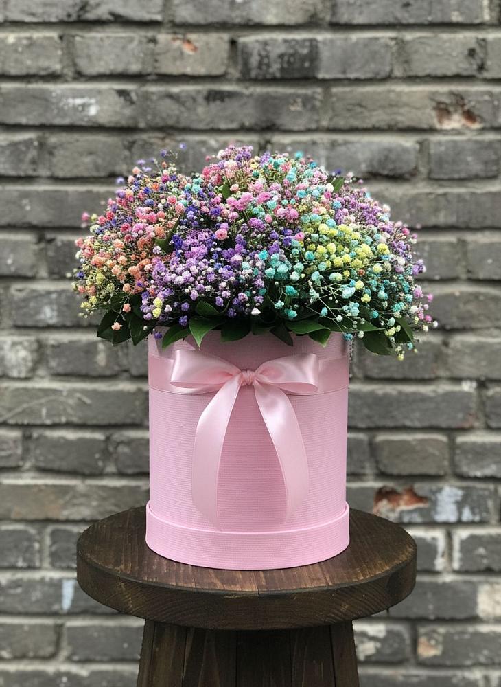 Цветочная композиция из Гипсофила и Розы в шляпной коробке в Устюжне