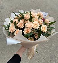 Букет Кремовые розы Латте в Устюжне