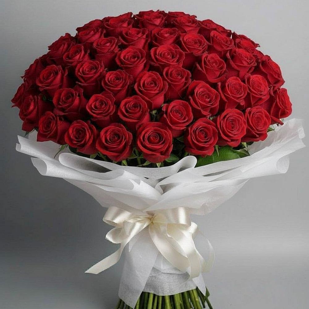Букет 101 Красная роза Блэк Мэджик в Устюжне