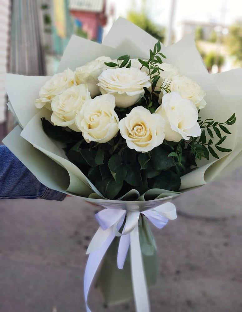 Букет Белые розы Проуд в Устюжне