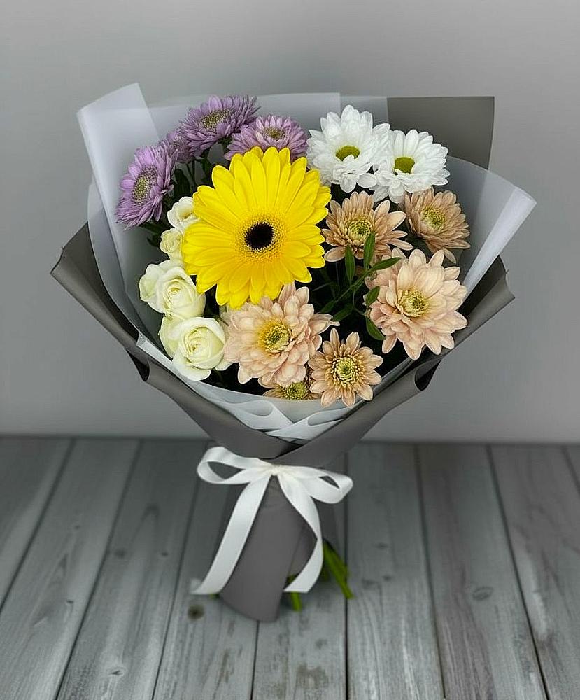 Букет цветов из: Розы, Герберы и Хризантемы в Устюжне