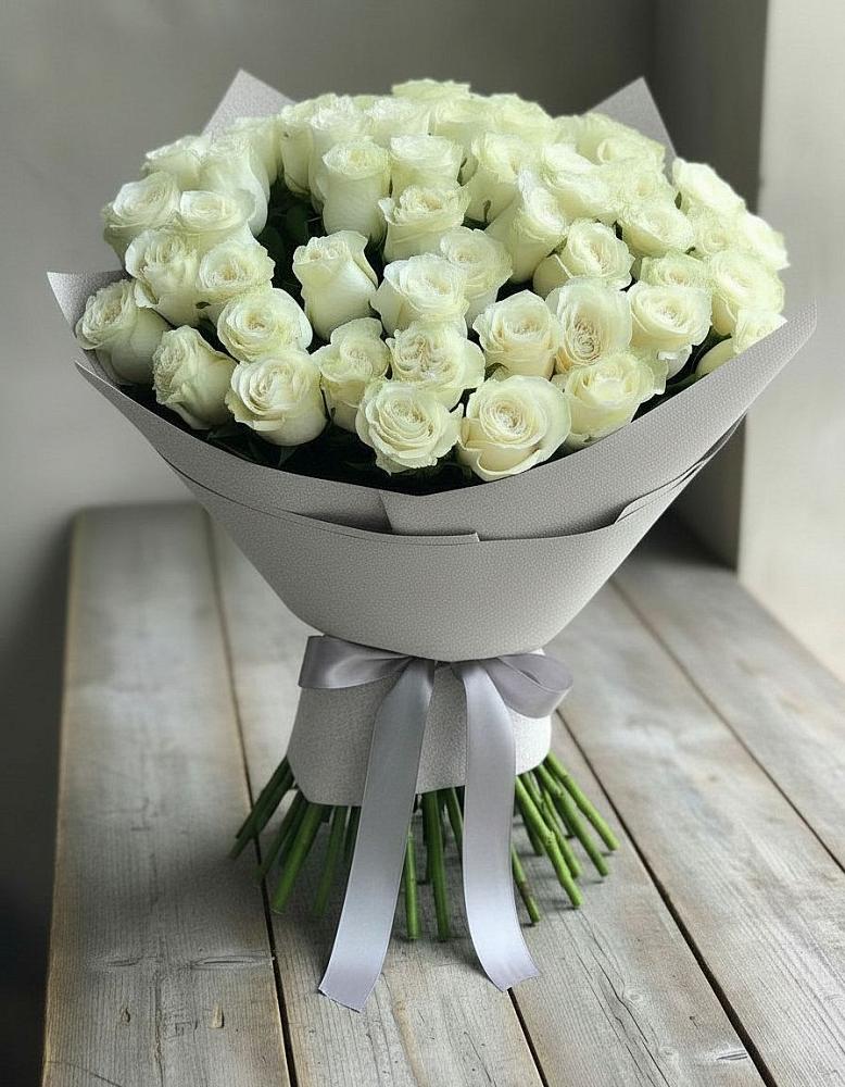 Букет 35 Белых роз в Устюжне