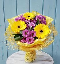 Букет цветов из:  Хризантемы и Герберы #REPLACE_PRED# Устюжне