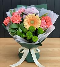 Букет цветов из:  Гвоздики, Розы, Герберы и Хризантемы в Устюжне