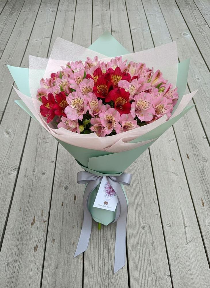 Букет цветов из: Альстромерии в Устюжне